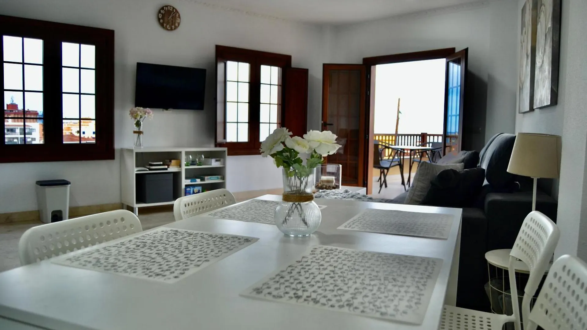 Apartamento Eli Beach Tenerife contacts